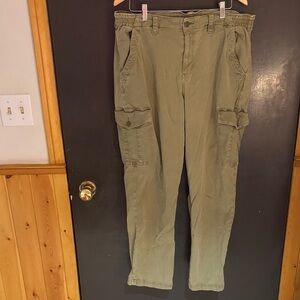 American Eagle Outfitters Men's Green Cargo Pants